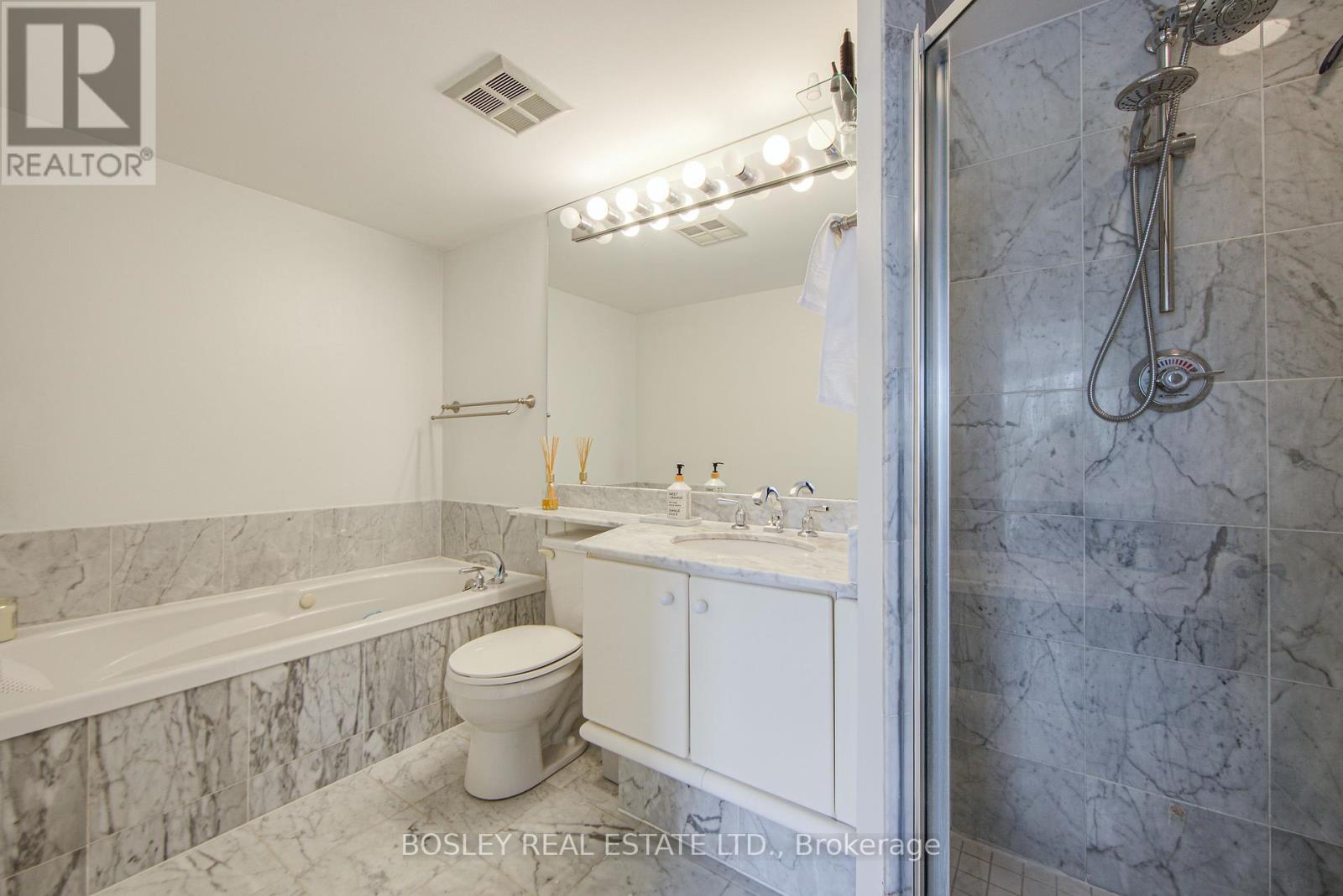 Photo 16 of 310 2285 Lake Shore Boulevard W, Toronto ON