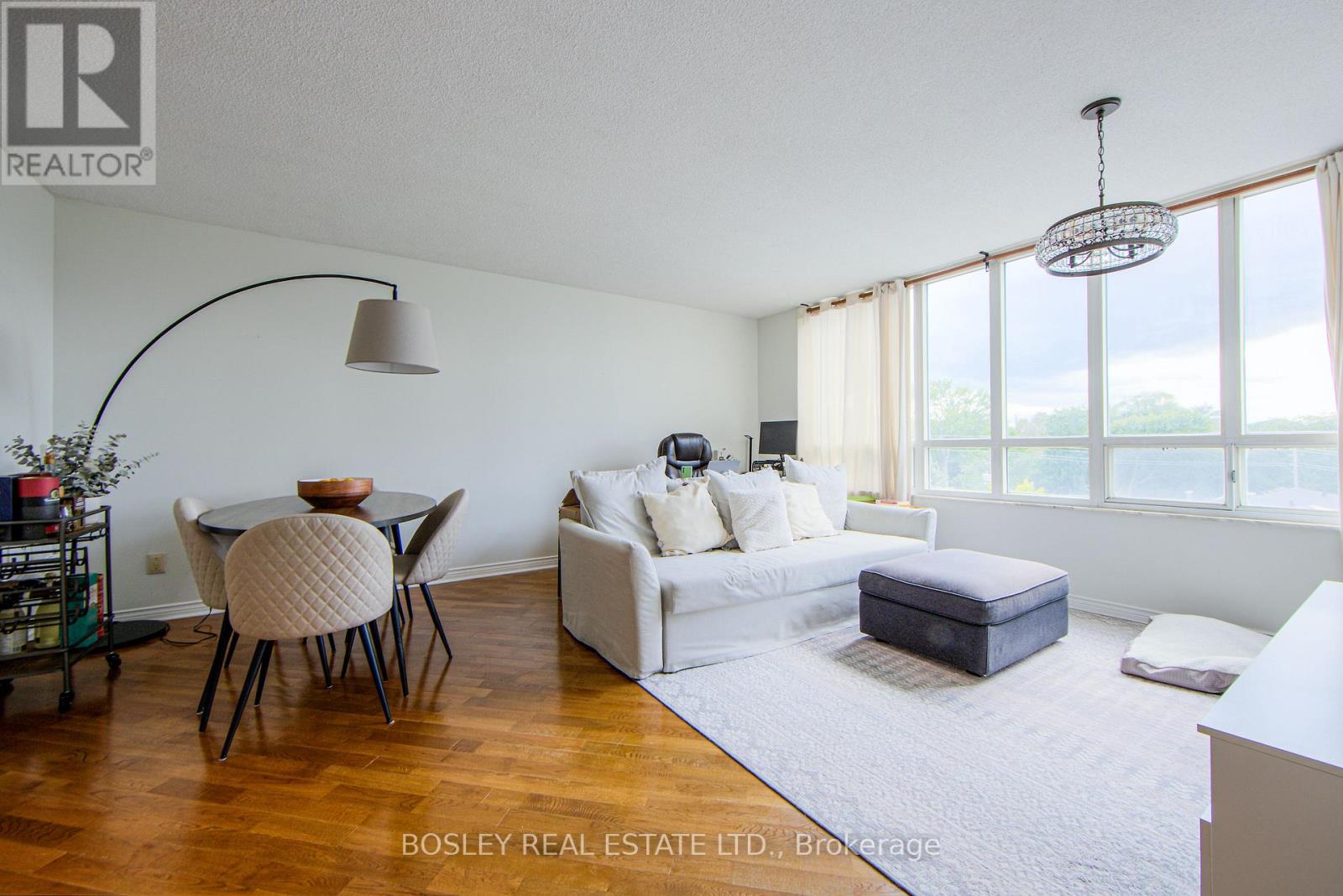 Photo 5 of 310 2285 Lake Shore Boulevard W, Toronto ON