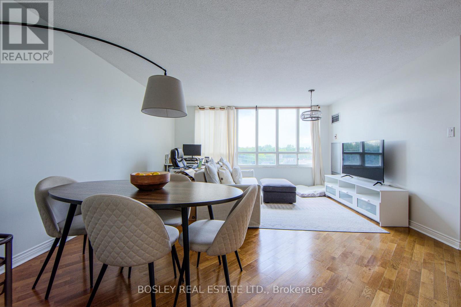 Photo 7 of 310 2285 Lake Shore Boulevard W, Toronto ON
