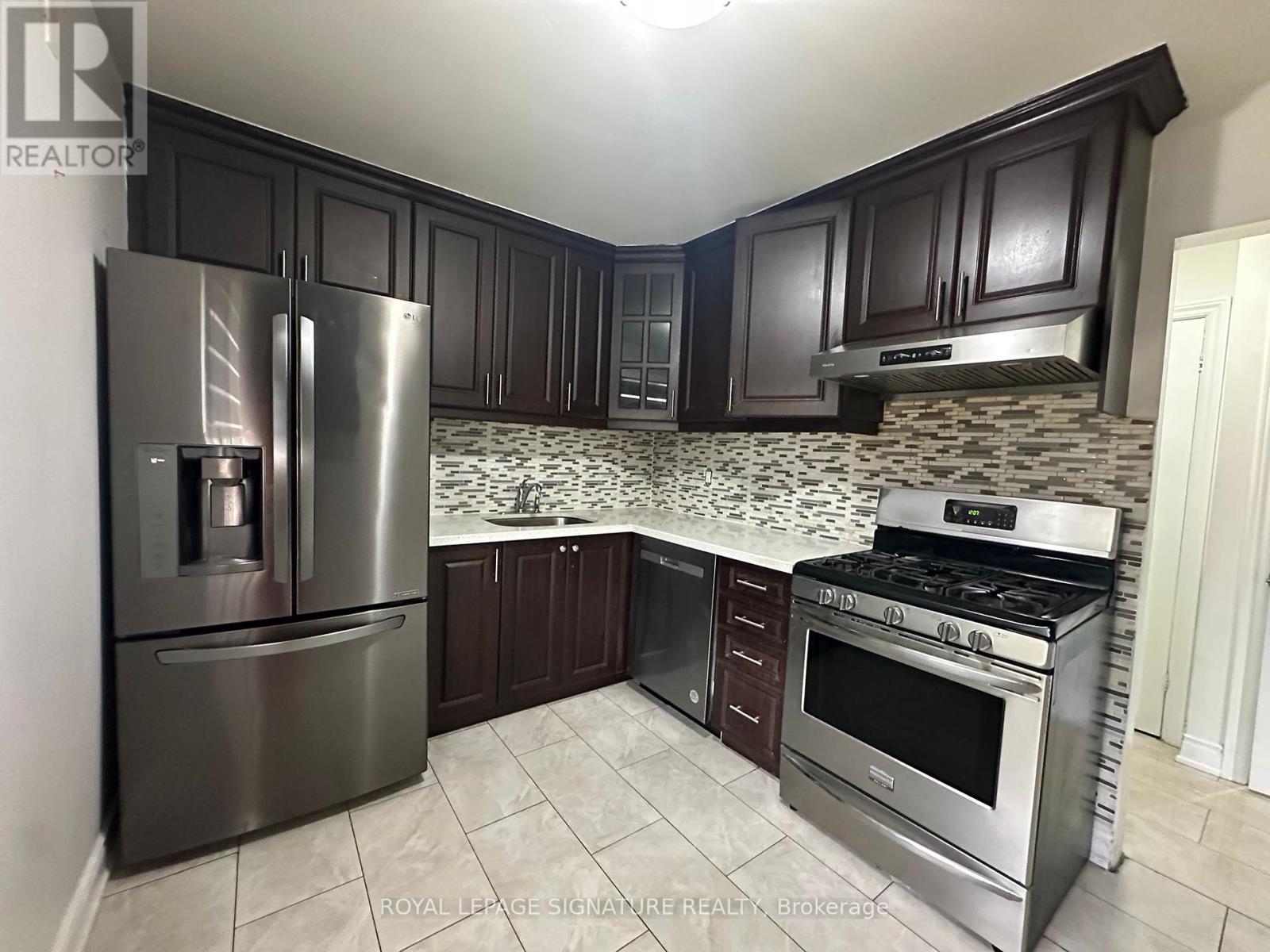 Photo 1 of 115 16 Litchfield Court, Toronto ON