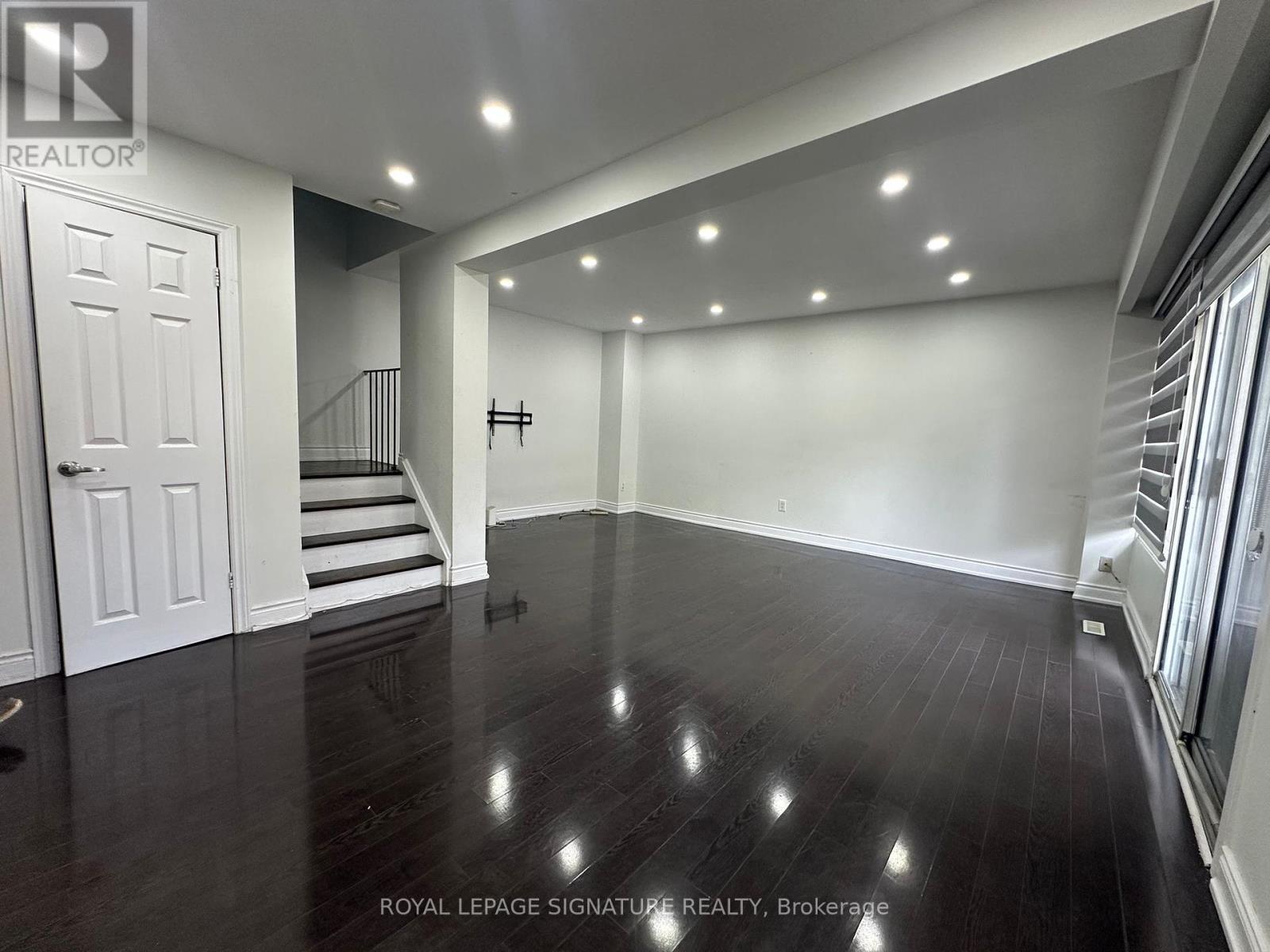 Photo 7 of 115 16 Litchfield Court, Toronto ON