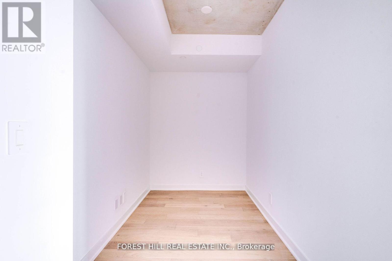 Photo 19 of 401 2720 Dundas Street W, Toronto ON