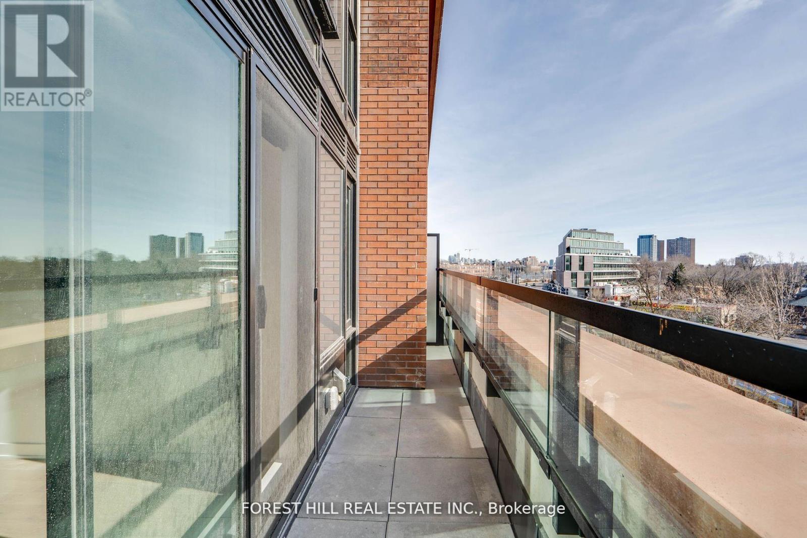 Photo 28 of 401 2720 Dundas Street W, Toronto ON