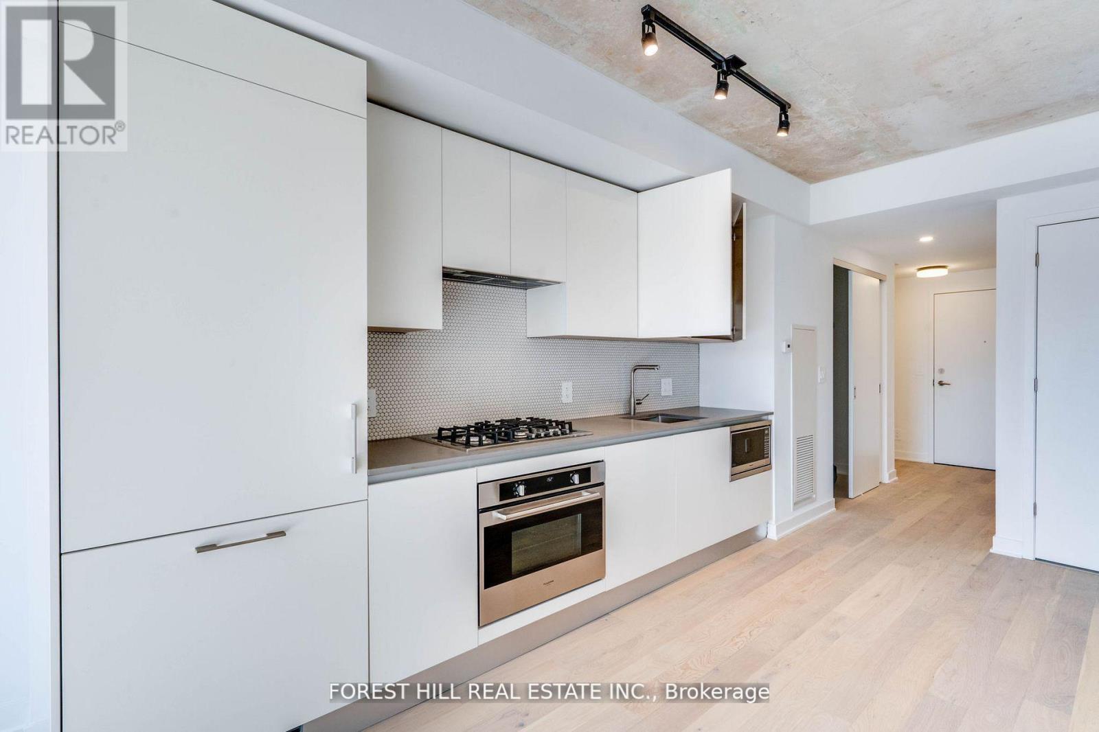 Photo 29 of 401 2720 Dundas Street W, Toronto ON