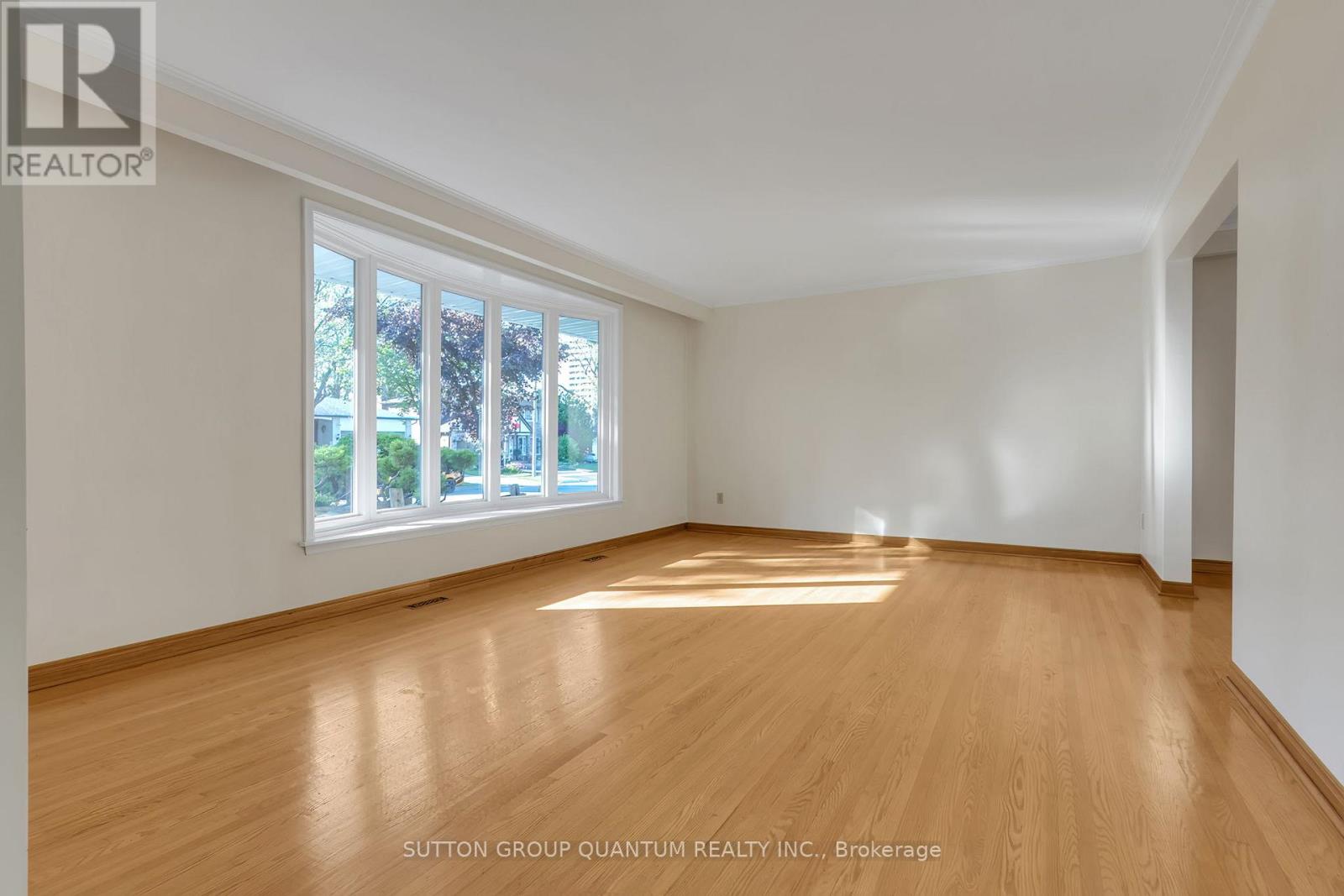 Photo 10 of 951 Streamway Crescent, Mississauga ON