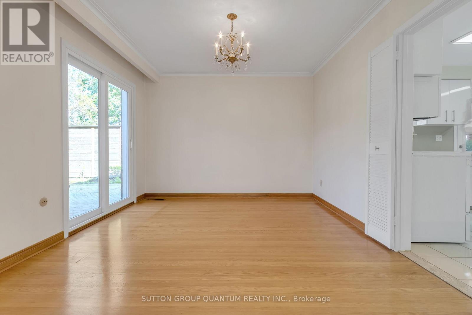 Photo 14 of 951 Streamway Crescent, Mississauga ON