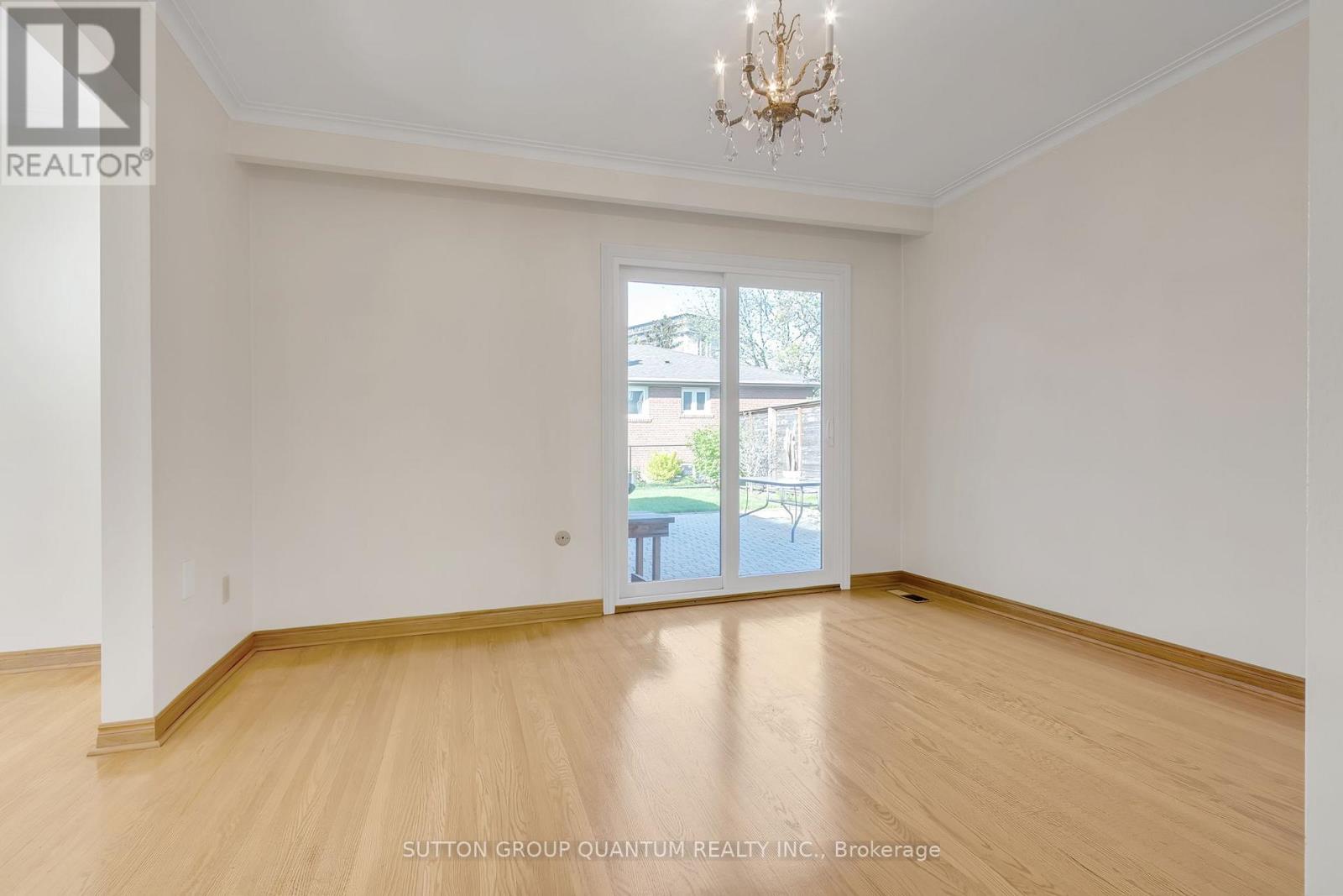 Photo 15 of 951 Streamway Crescent, Mississauga ON