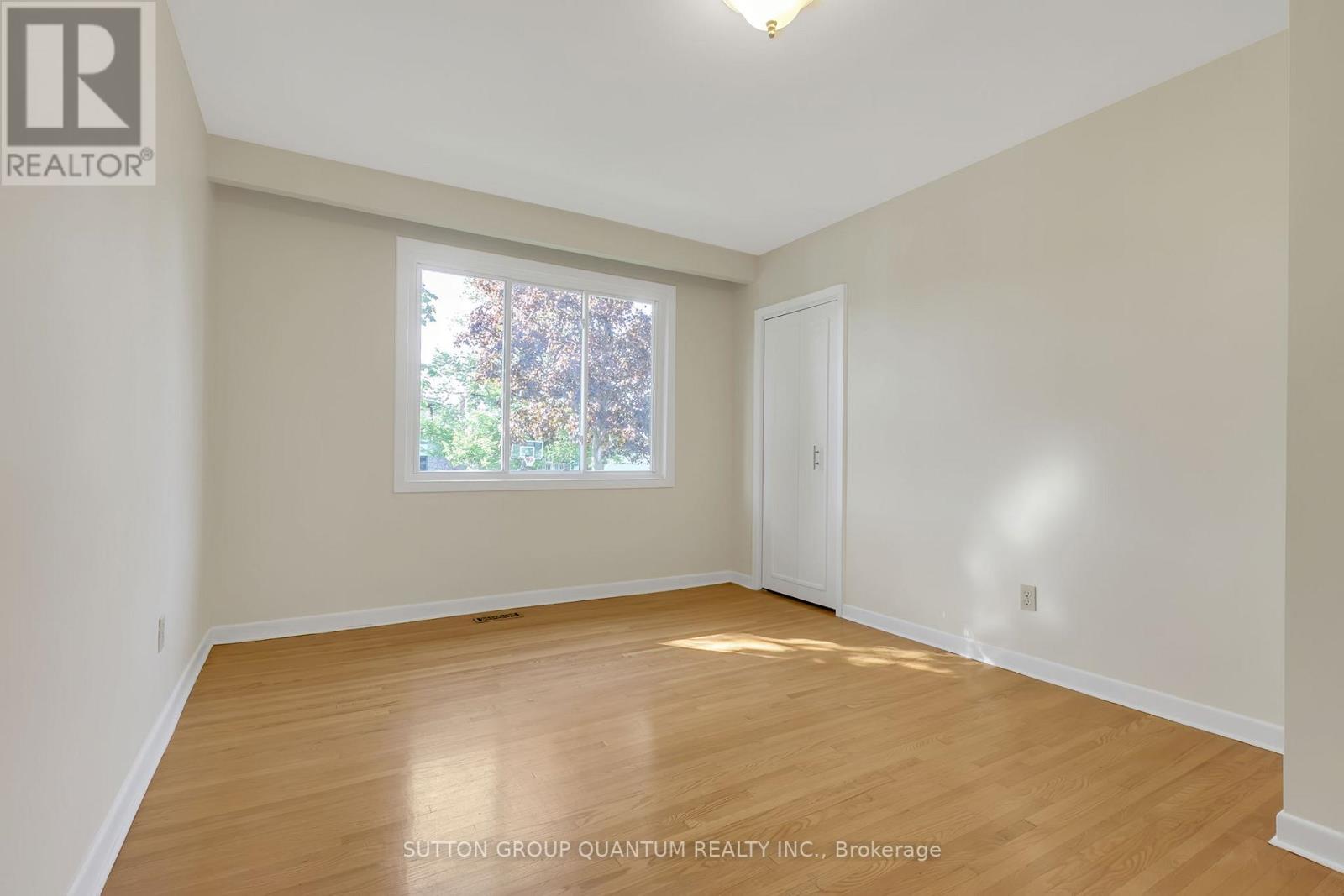 Photo 27 of 951 Streamway Crescent, Mississauga ON