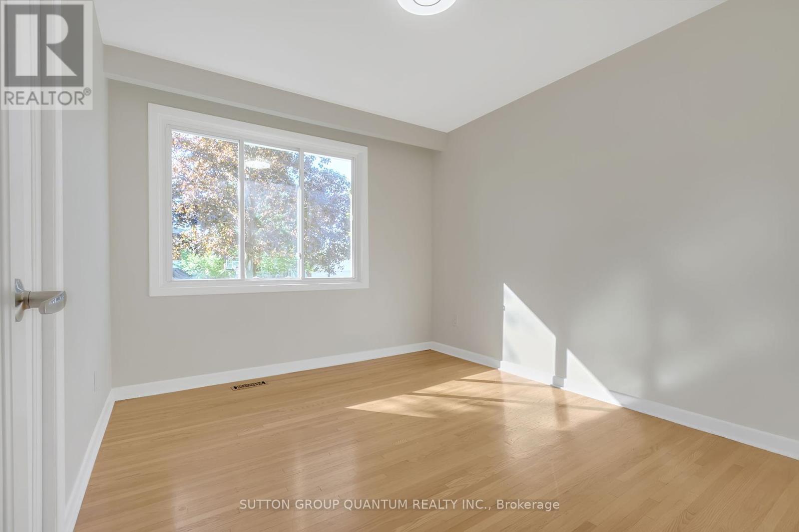 Photo 28 of 951 Streamway Crescent, Mississauga ON
