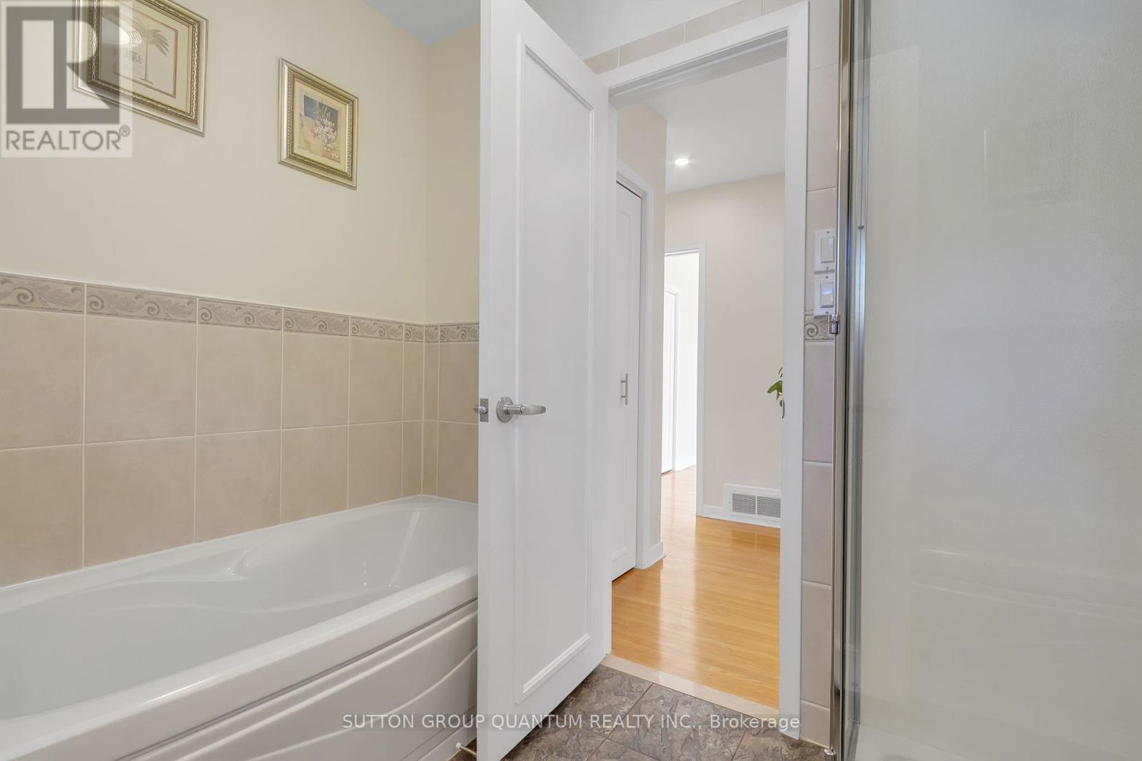 Photo 30 of 951 Streamway Crescent, Mississauga ON
