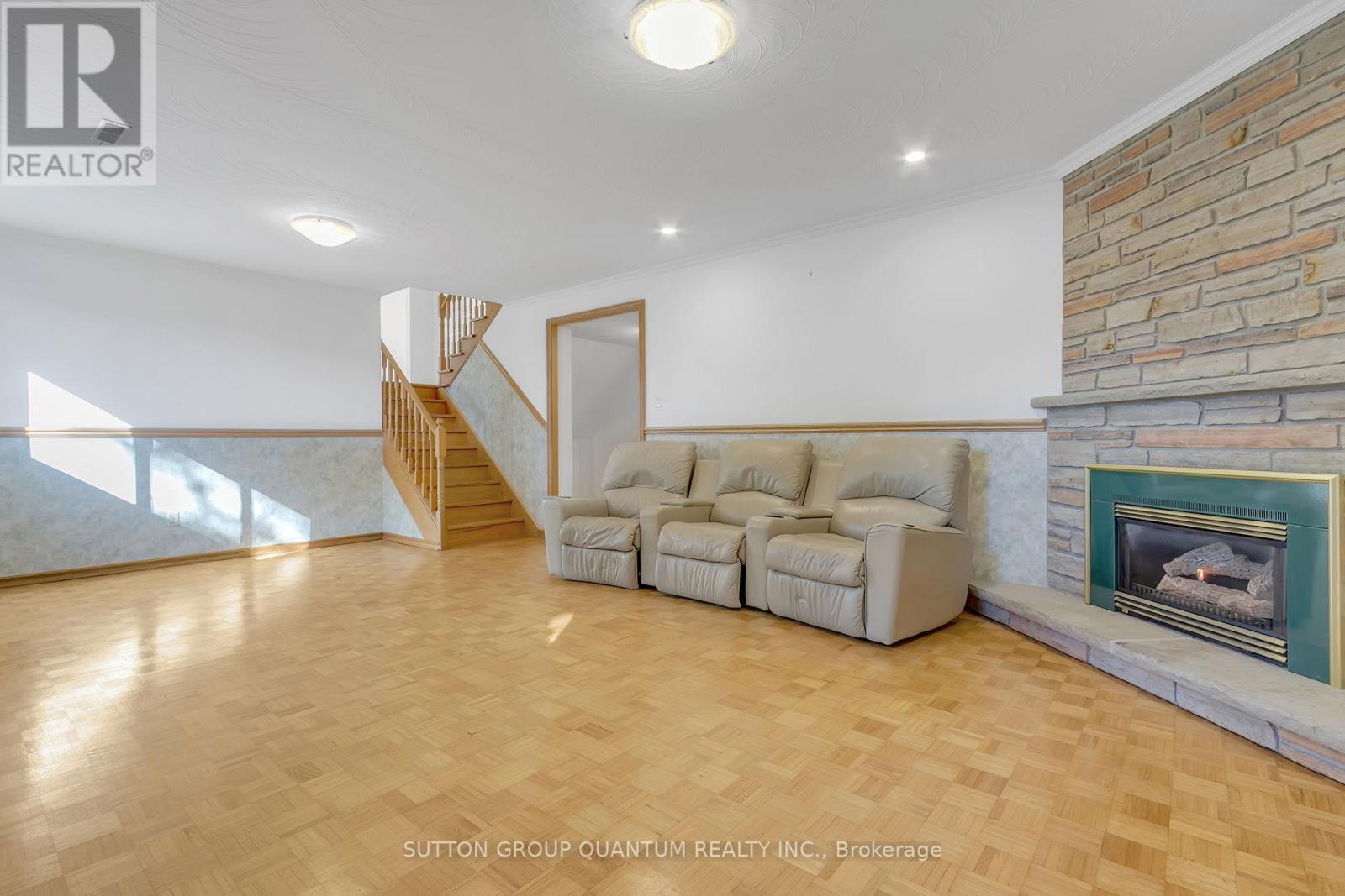 Photo 32 of 951 Streamway Crescent, Mississauga ON