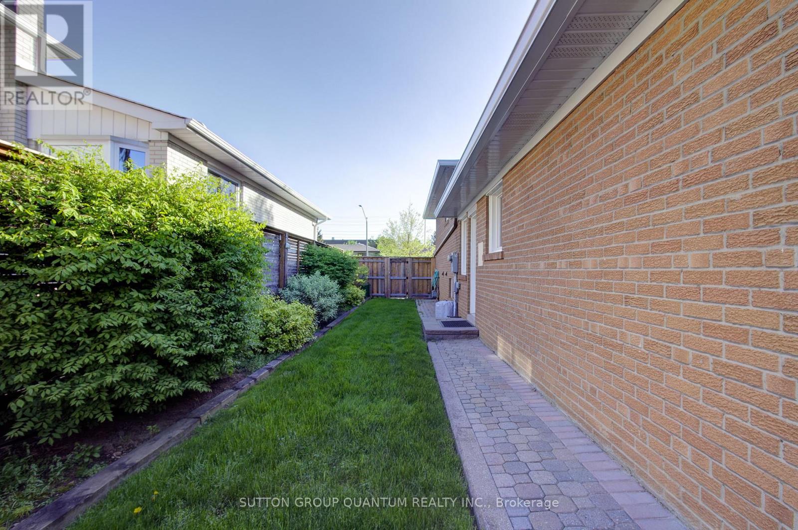 Photo 43 of 951 Streamway Crescent, Mississauga ON