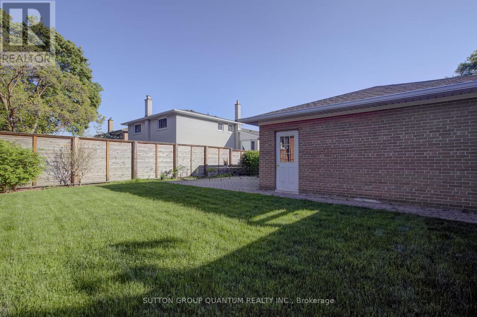 Photo 45 of 951 Streamway Crescent, Mississauga ON