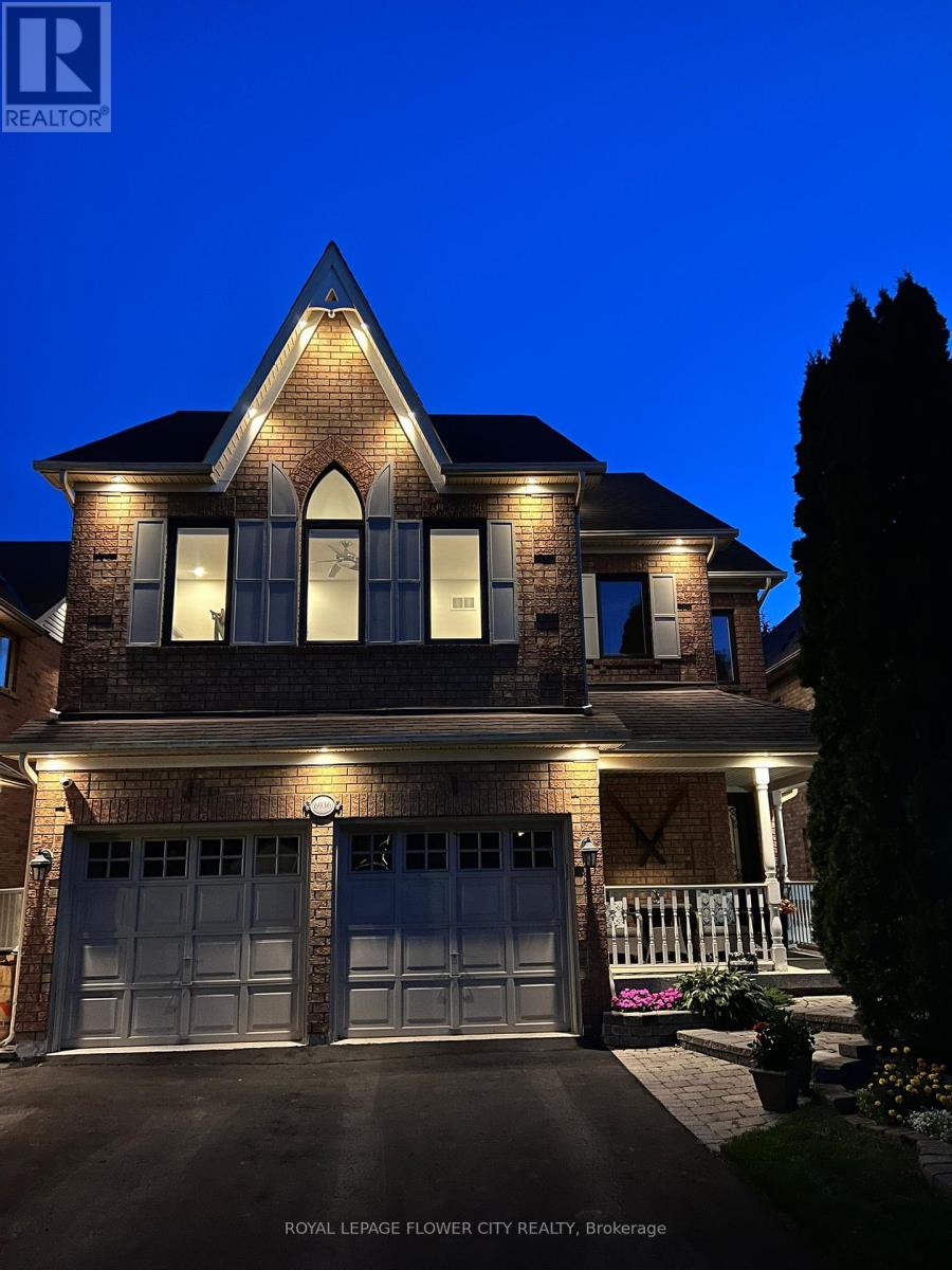 Photo 2 of 6936 Historic Trail, Mississauga ON