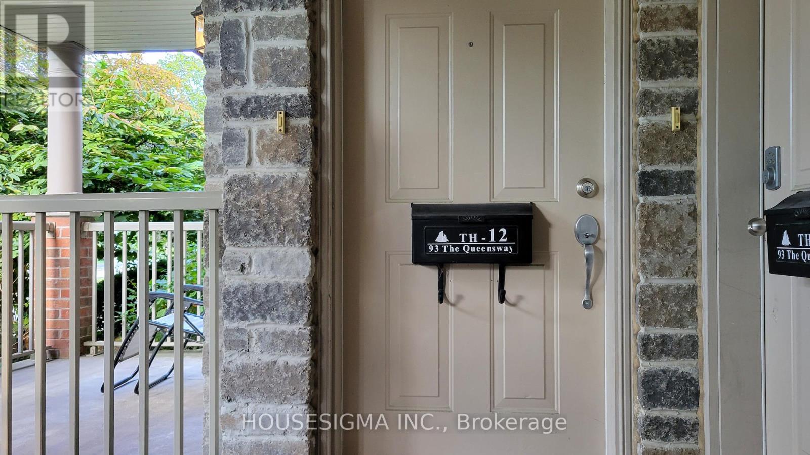 Photo 6 of Th 12 93 The Queens Way, Toronto ON