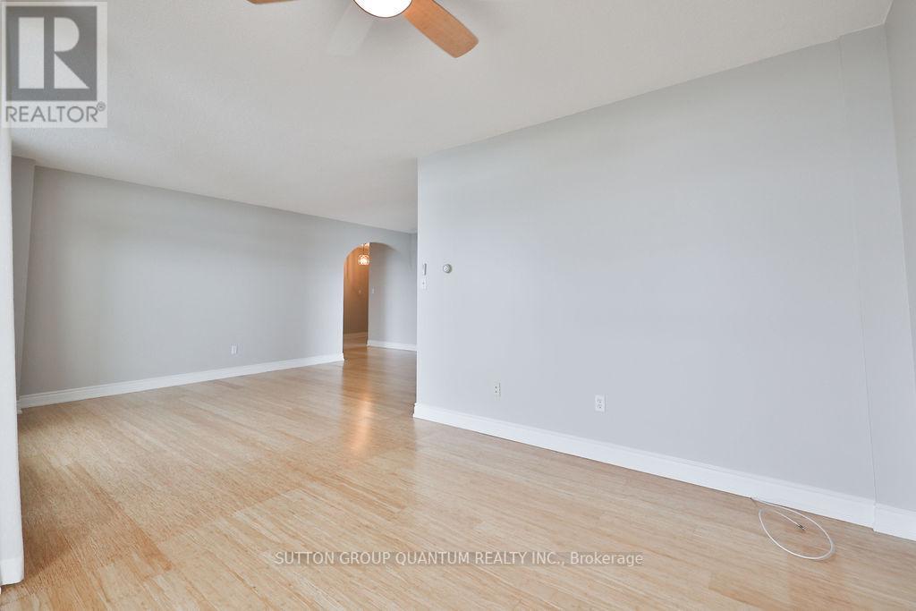Photo 7 of 1605 5250 Lakeshore Road, Burlington ON