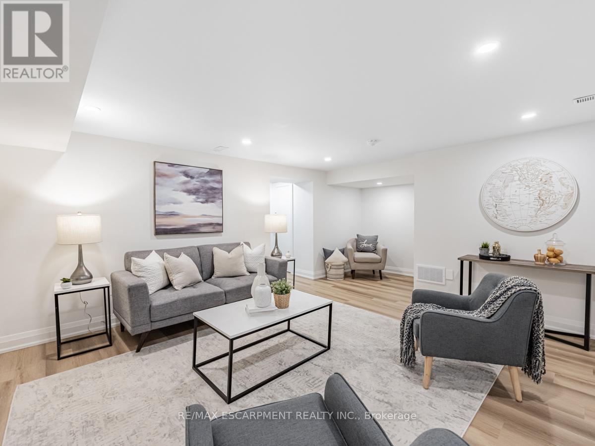 Photo 36 of 2212 Urwin Crescent, Oakville ON