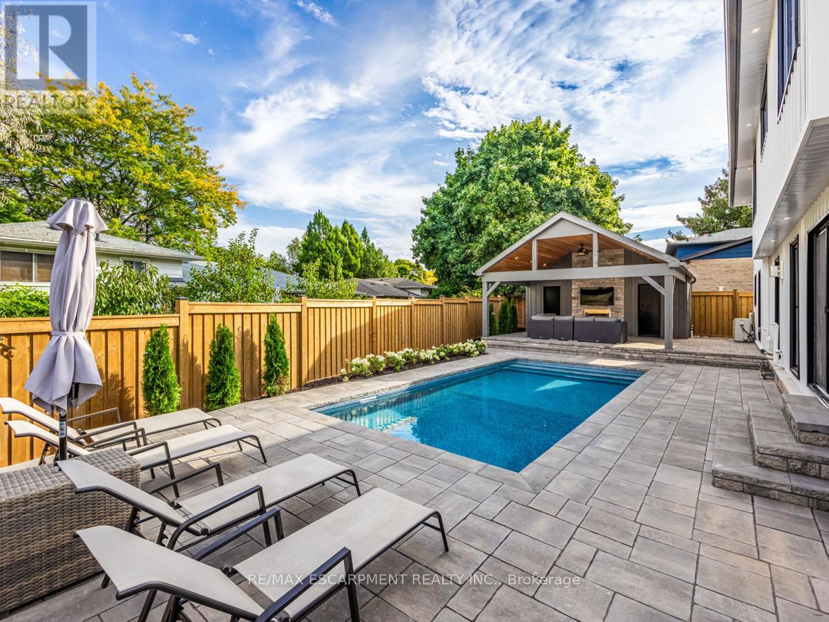Photo 37 of 2212 Urwin Crescent, Oakville ON