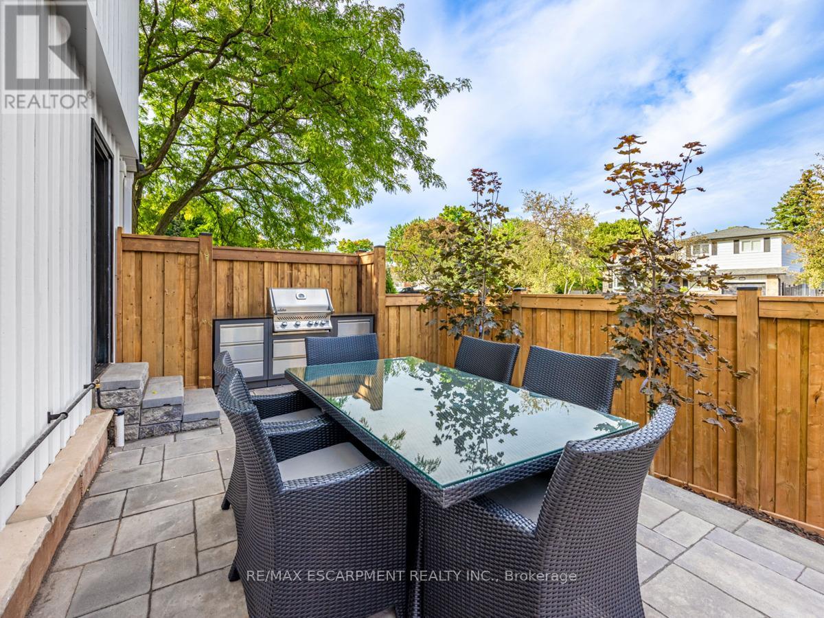Photo 39 of 2212 Urwin Crescent, Oakville ON