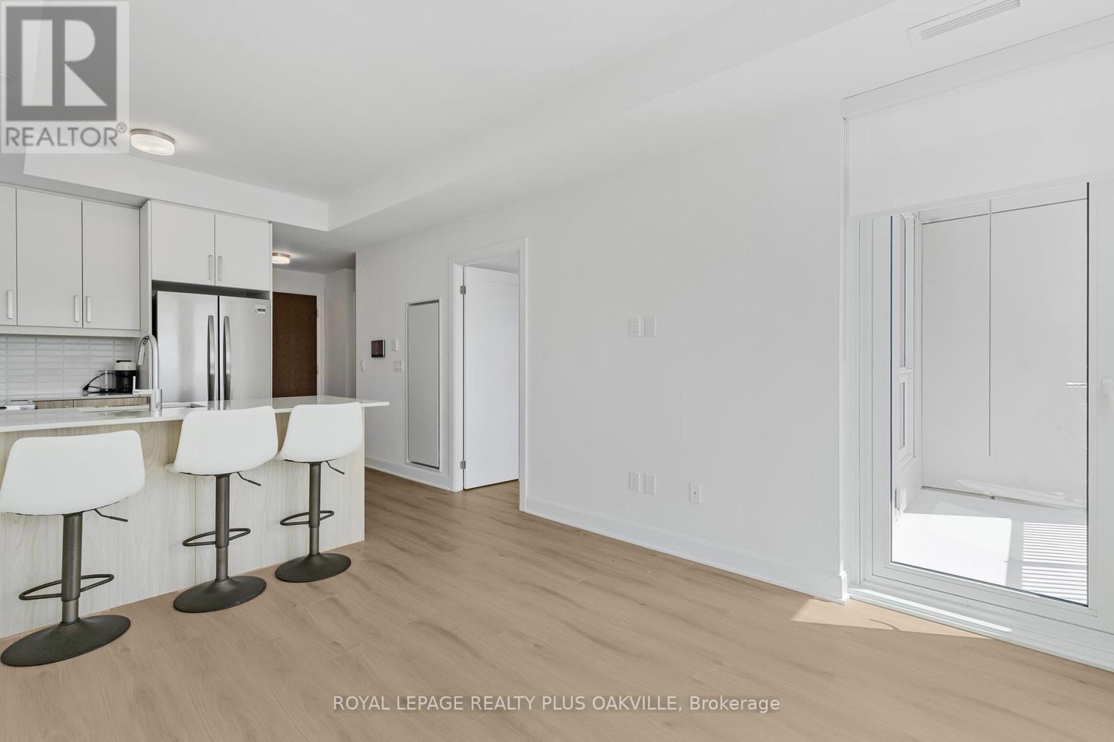 Photo 14 of 709 3240 William Coltson Avenue, Oakville ON