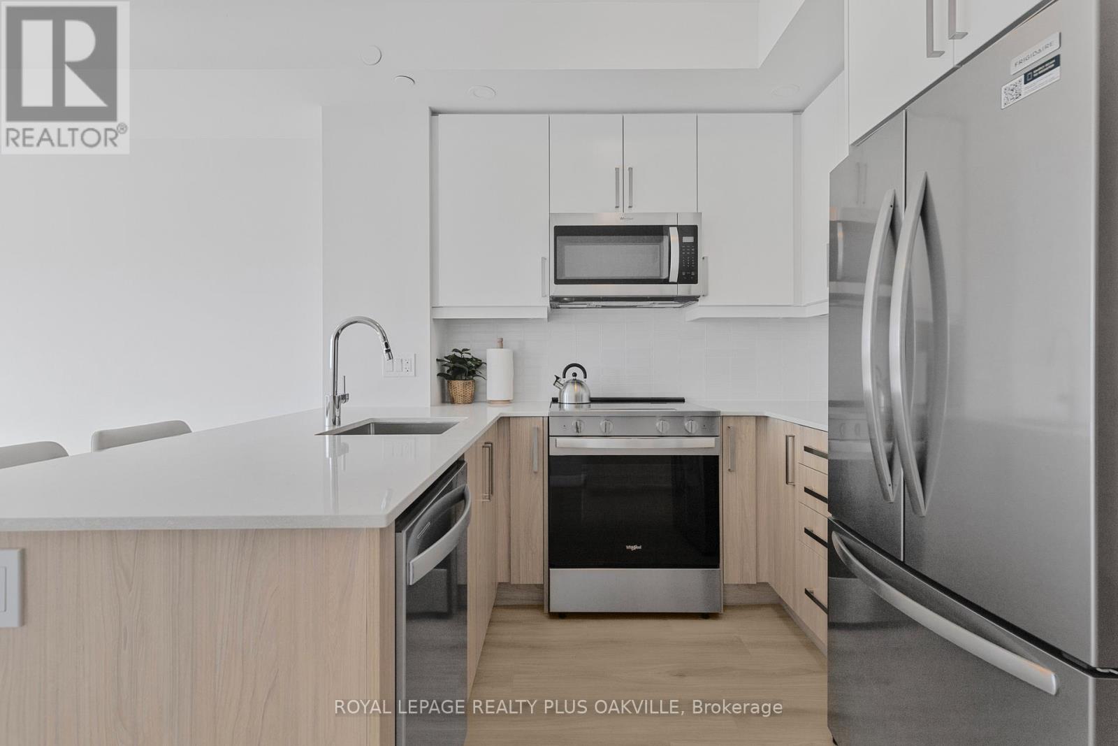 Photo 17 of 709 3240 William Coltson Avenue, Oakville ON