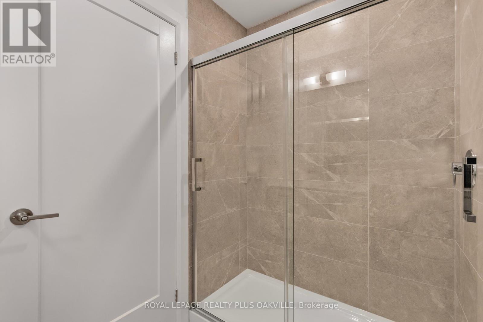 Photo 23 of 709 3240 William Coltson Avenue, Oakville ON