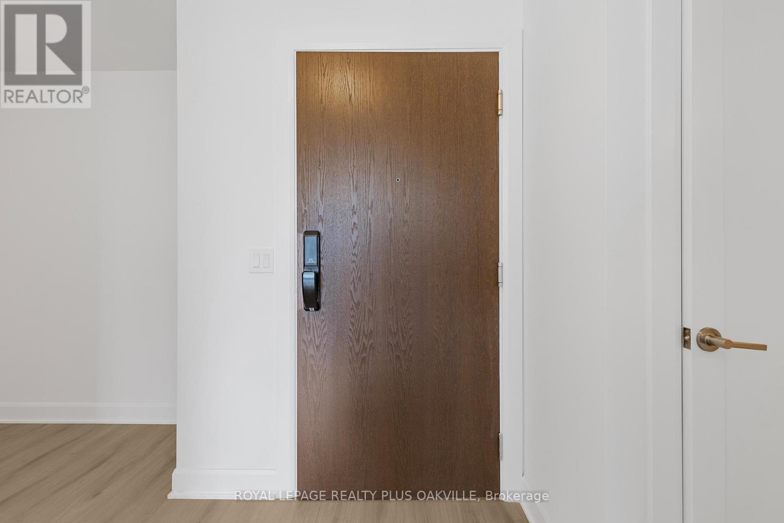 Photo 9 of 709 3240 William Coltson Avenue, Oakville ON