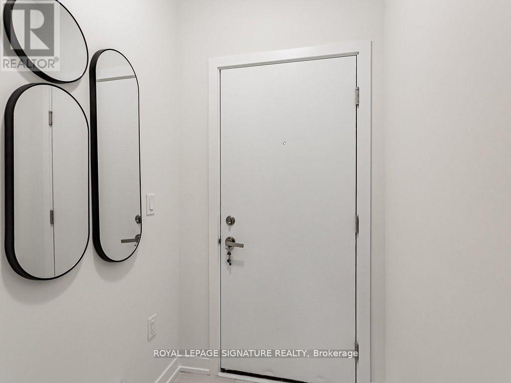 Photo 5 of 24 3550 Colonial Drive, Mississauga ON