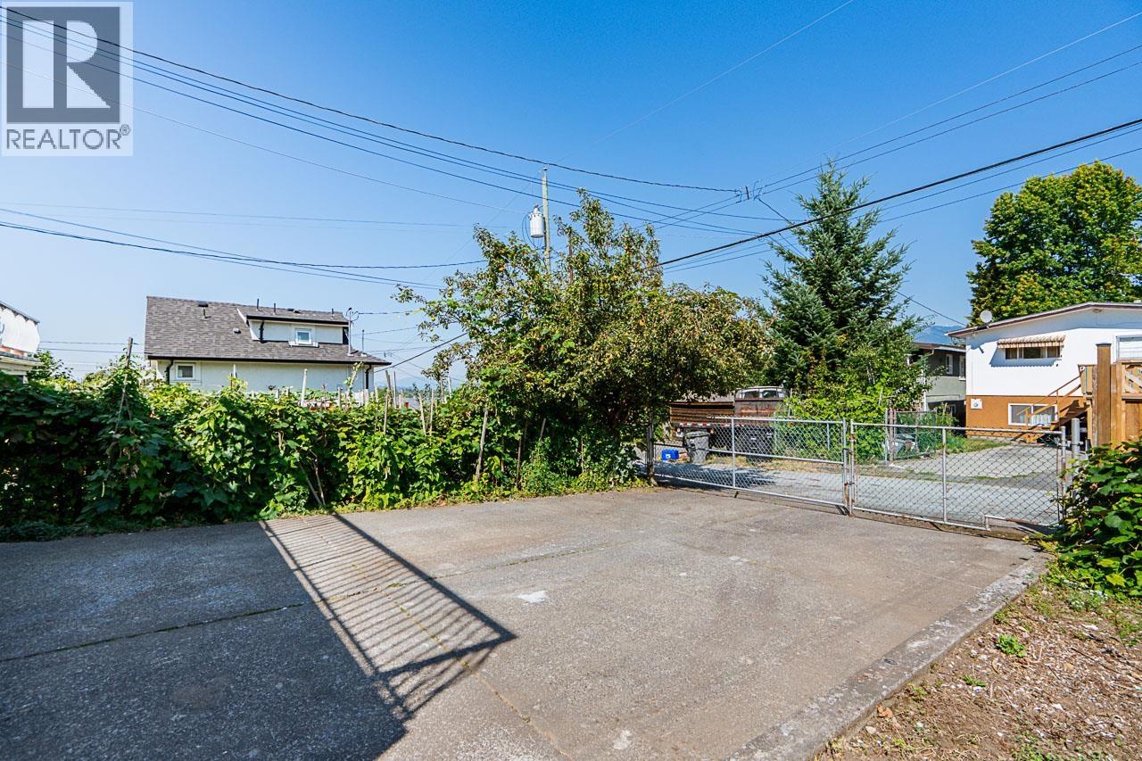 Photo 37 of 3487 Triumph Street, Vancouver BC