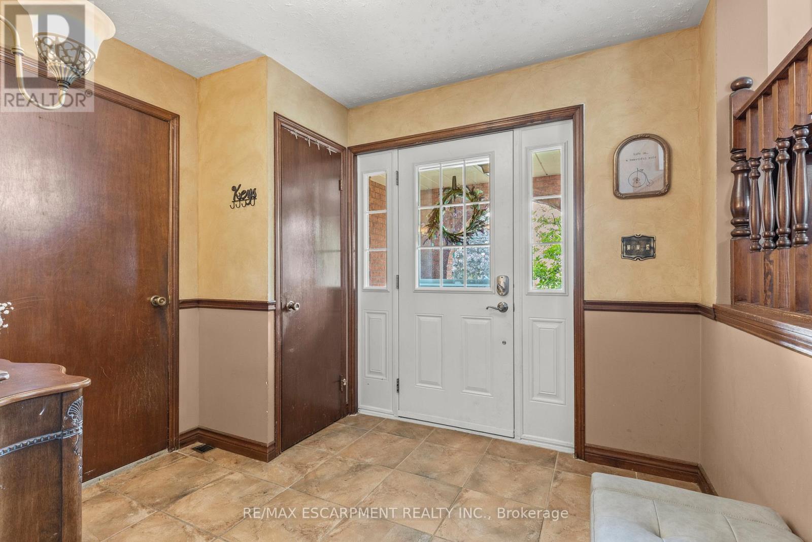 Photo 6 of 363 Fitch Street, Welland ON