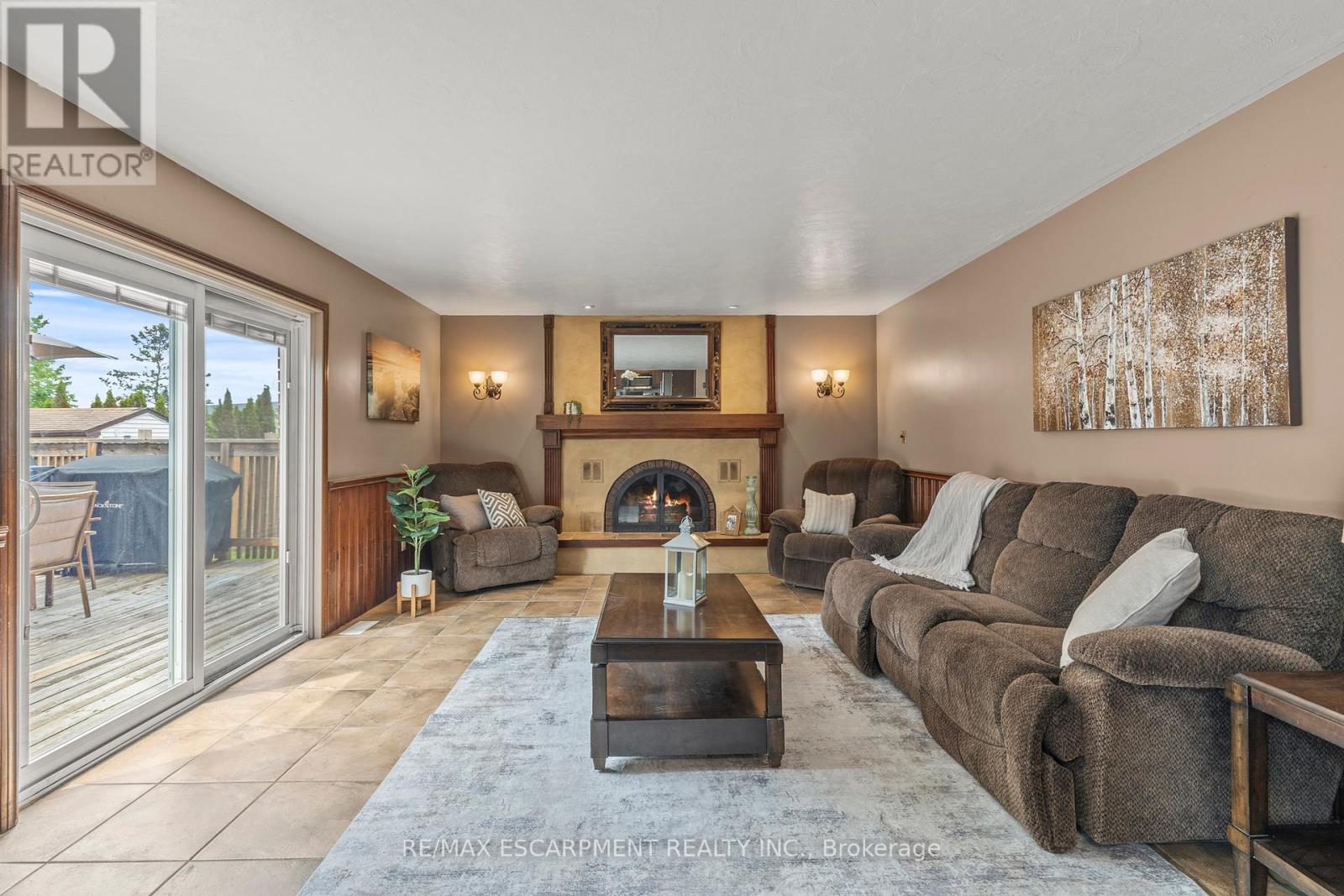 Photo 8 of 363 Fitch Street, Welland ON