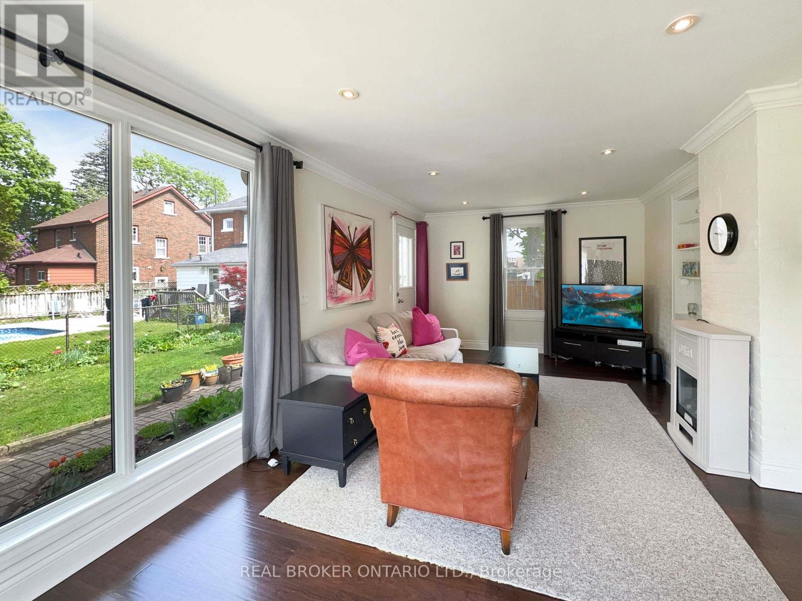Photo 11 of 5 Hawarden Avenue, Brantford ON
