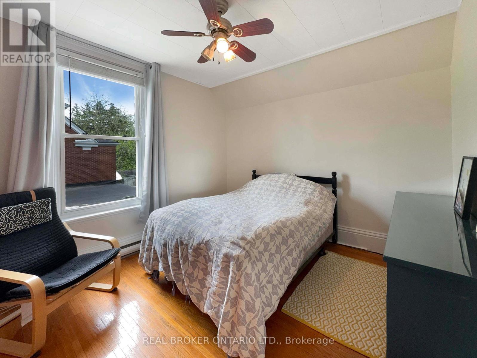 Photo 29 of 5 Hawarden Avenue, Brantford ON