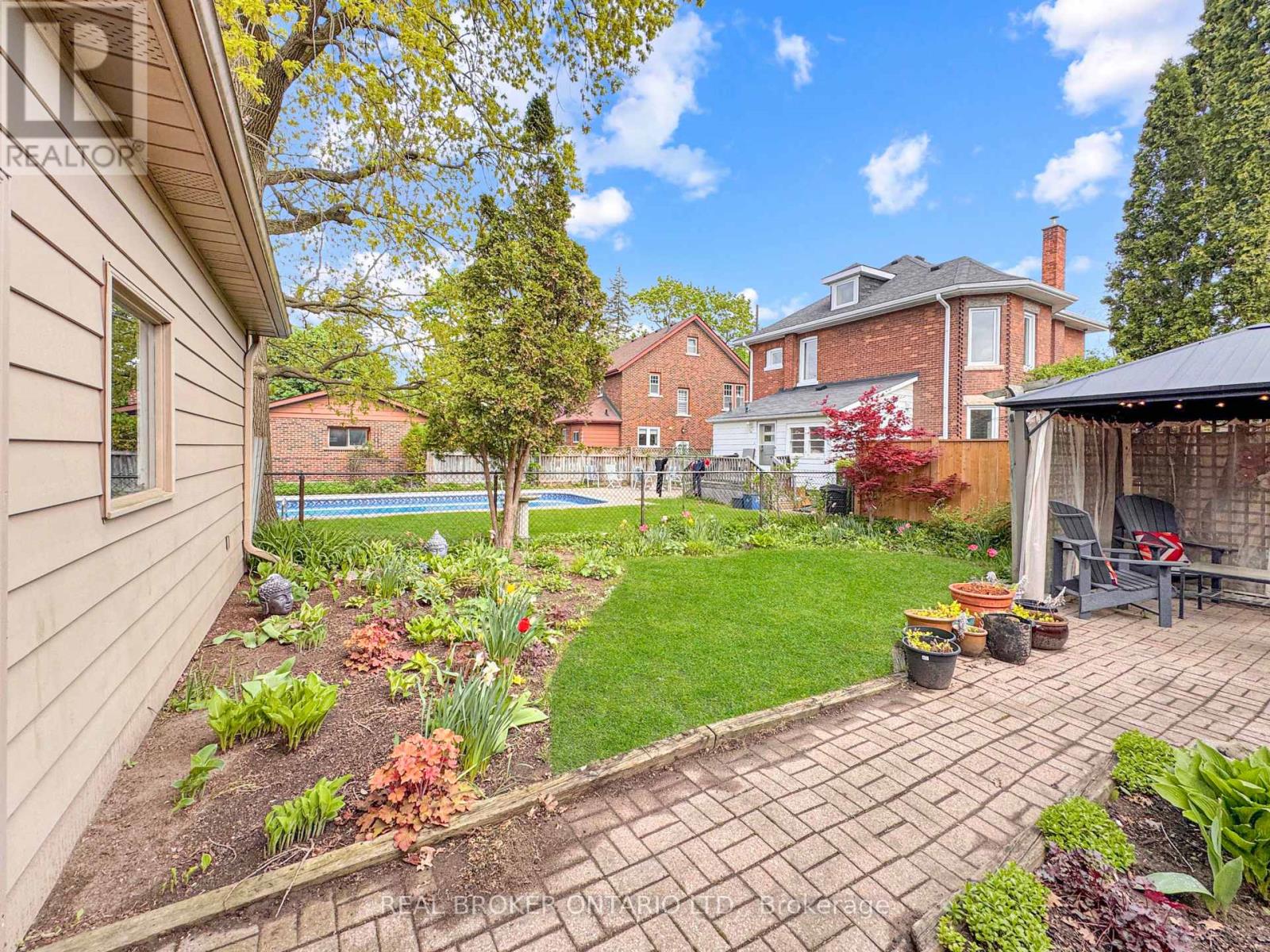 Photo 36 of 5 Hawarden Avenue, Brantford ON