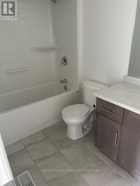 Photo 11 of 54 Lymburner Street, Pelham ON
