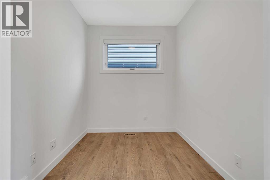 Photo 14 of 211 Creekstone Row Sw, Calgary AB