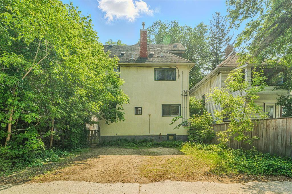 Photo 15 of 132 Arlington Street, Winnipeg MB