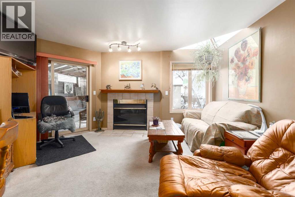 Photo 10 of 2219 Westmount Road Nw, Calgary AB