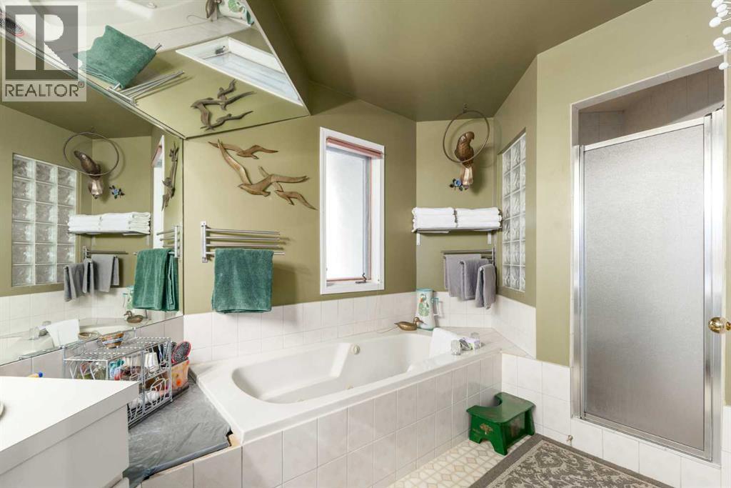 Photo 25 of 2219 Westmount Road Nw, Calgary AB