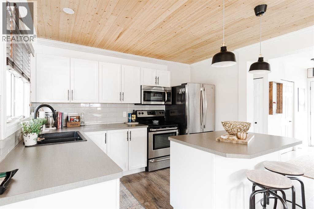 Photo 20 of 28 Alberta Drive, Fort Mcmurray AB