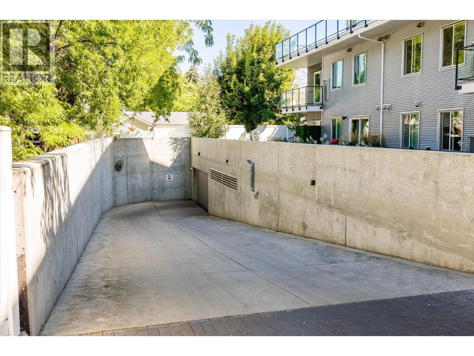 615 Rutland Road, Kelowna - Exteriors - Photo 4