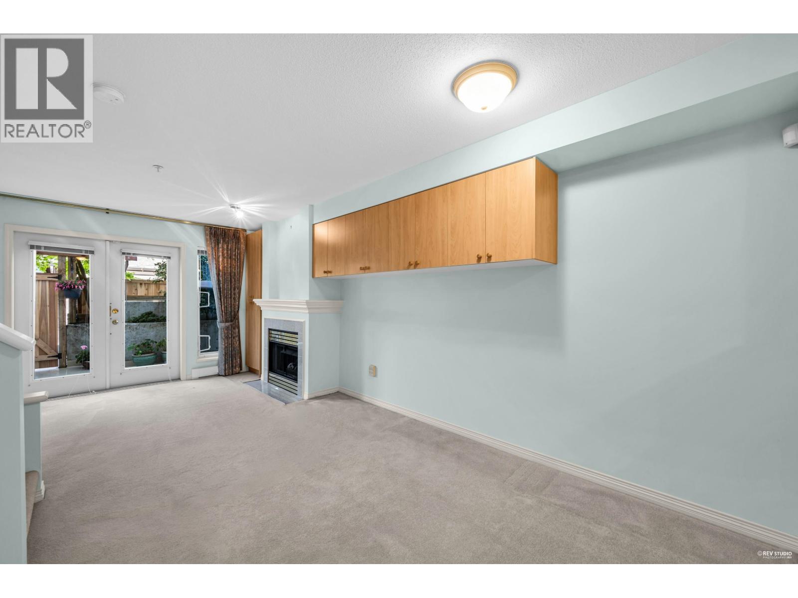 Photo 9 of 211 2545 W Broadway, Vancouver BC