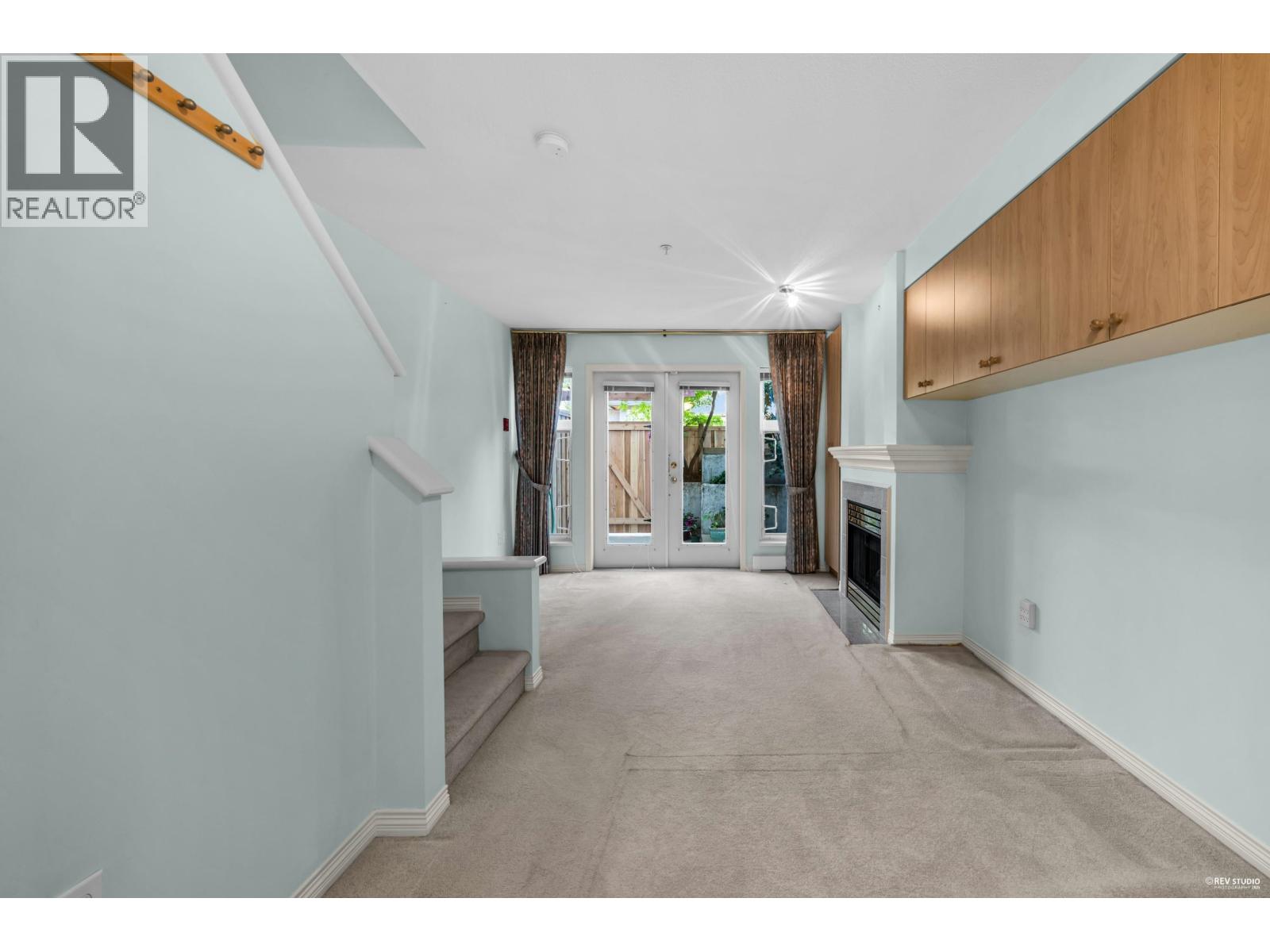 Photo 13 of 211 2545 W Broadway, Vancouver BC