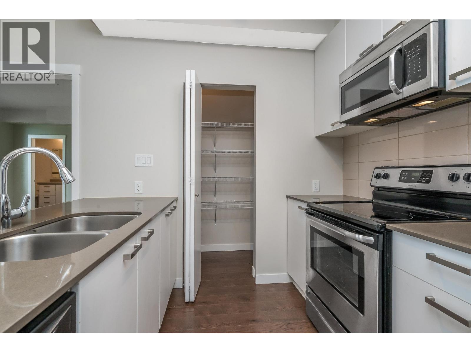 Photo 9 of 306 20331 Dewdney Trunk Road, Maple Ridge BC