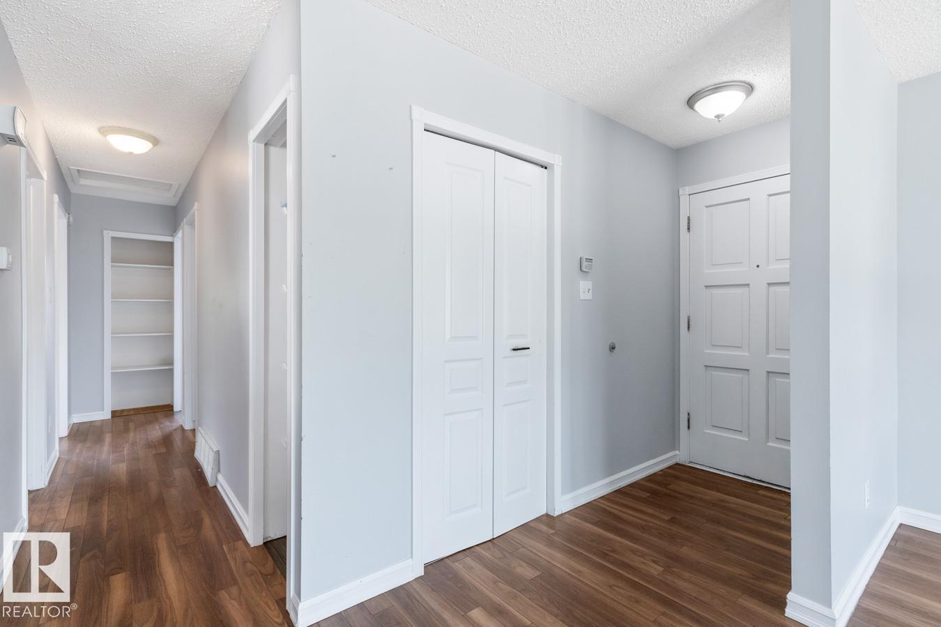 Photo 12 of 17211 102 St Nw, Edmonton AB