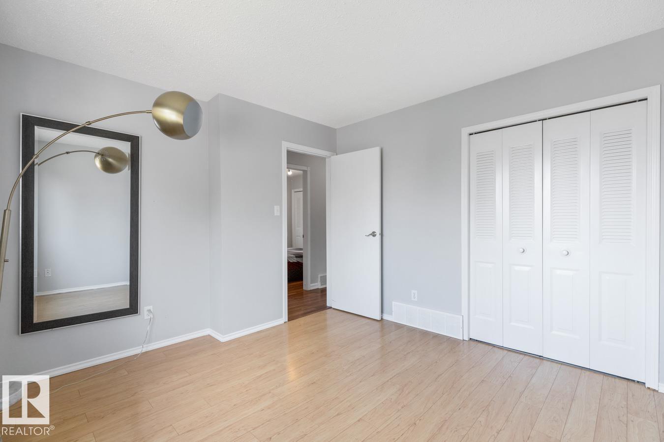 Photo 15 of 17211 102 St Nw, Edmonton AB