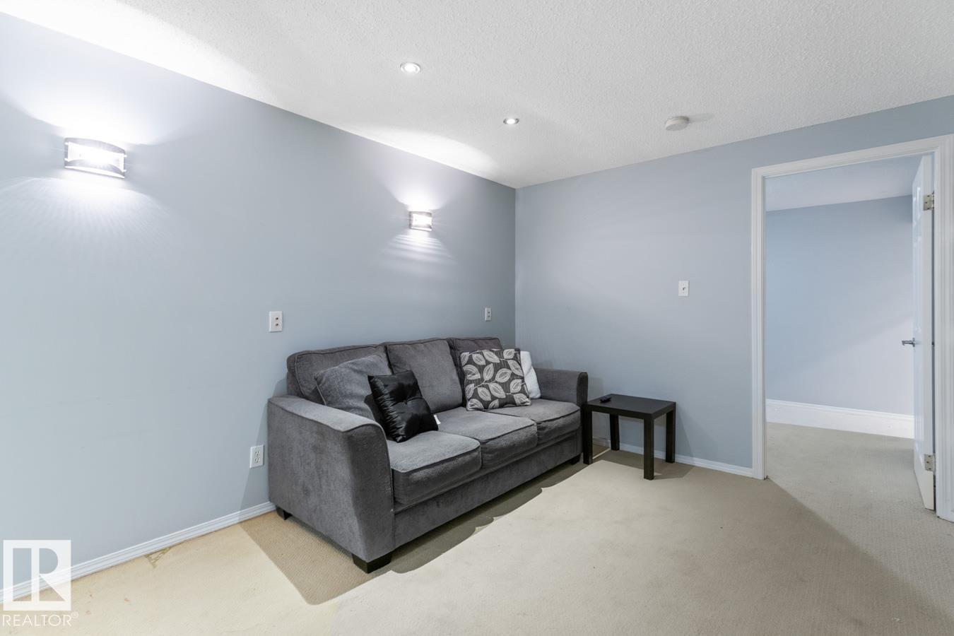 Photo 26 of 17211 102 St Nw, Edmonton AB