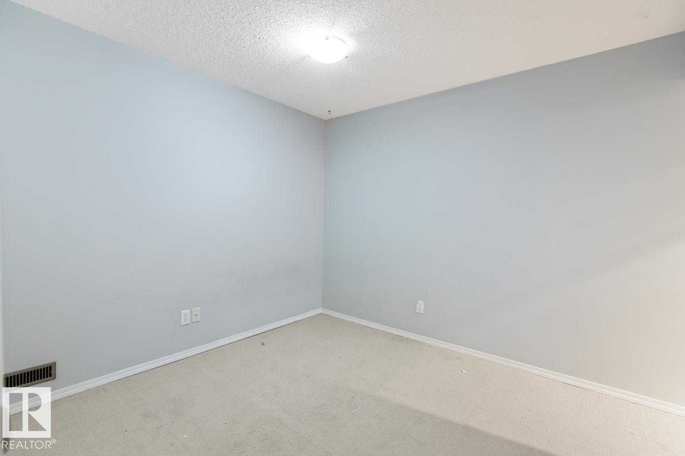 Photo 28 of 17211 102 St Nw, Edmonton AB