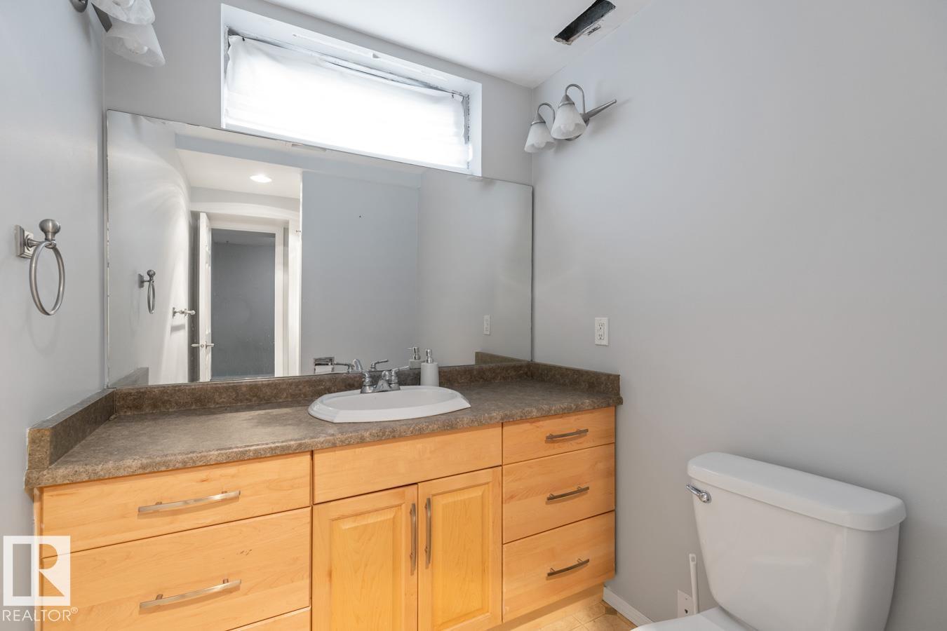 Photo 31 of 17211 102 St Nw, Edmonton AB