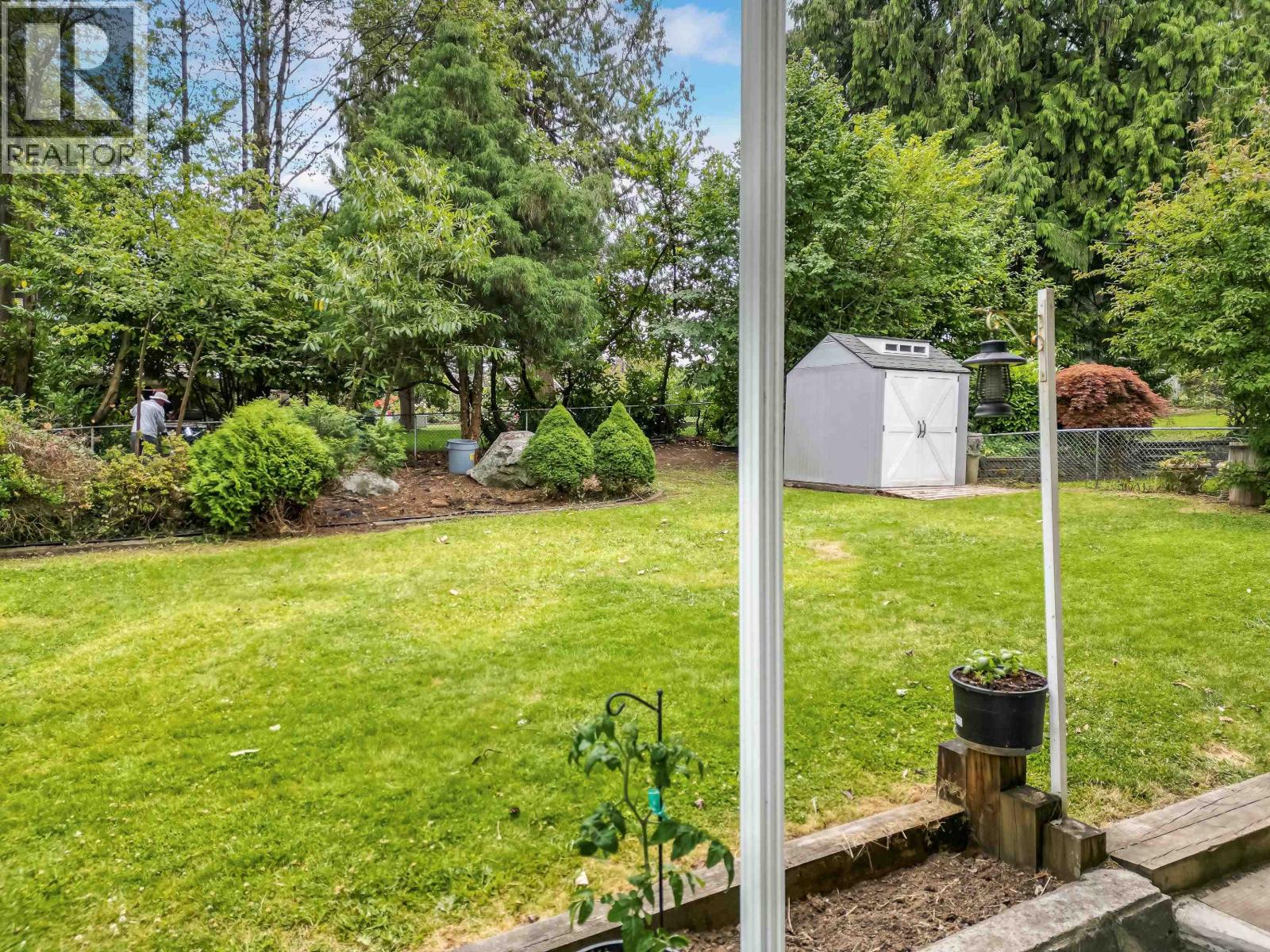 Photo 33 of 5540 Laurel Street, Burnaby BC